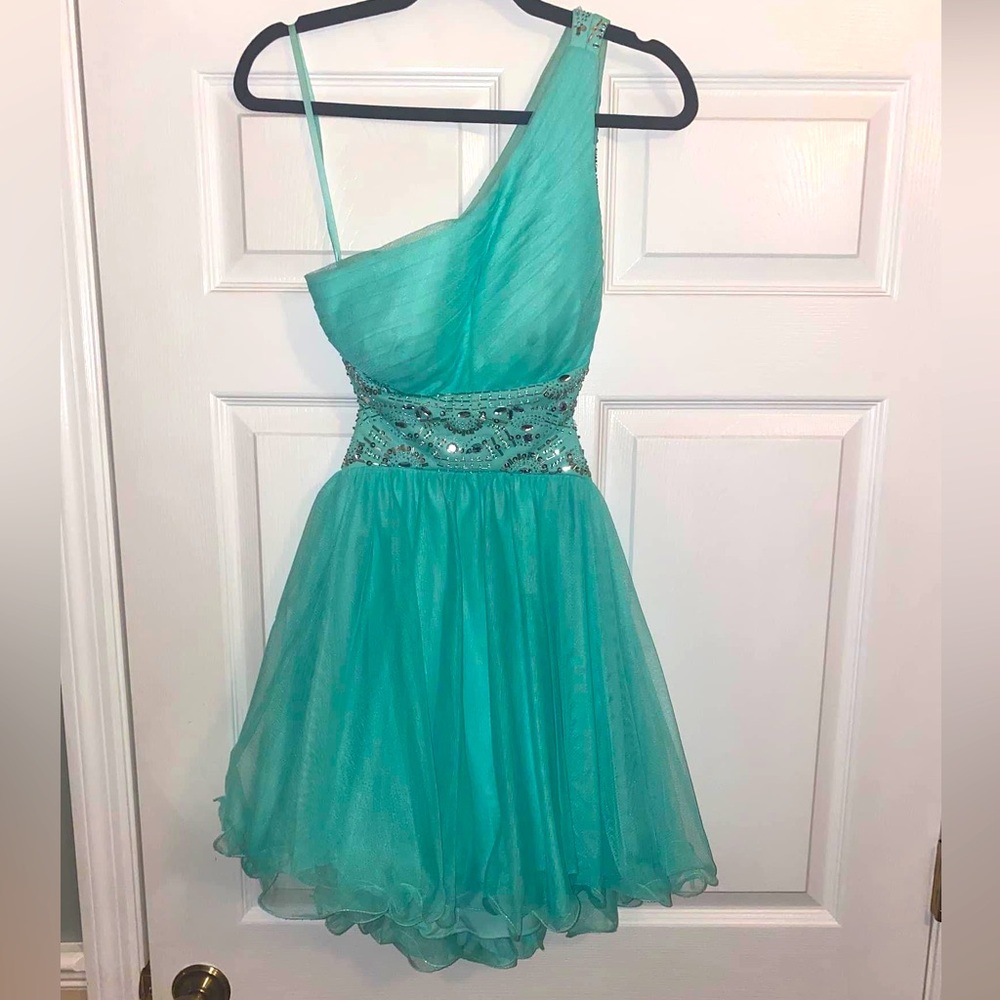 Homecoming dress (teal)